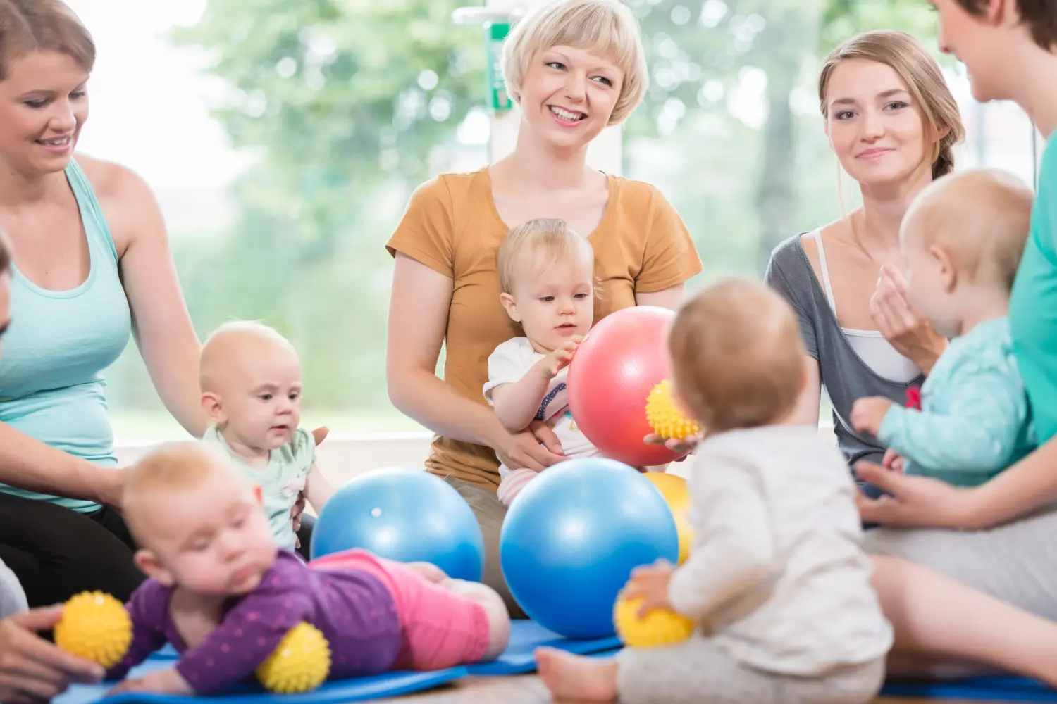 Kinder mit ihrer Mutter