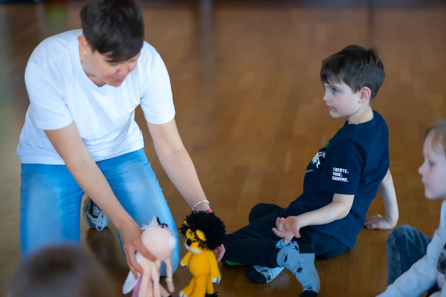 Kinder spielen in der Kindertagesstätte von Sonia Anna Siwek
