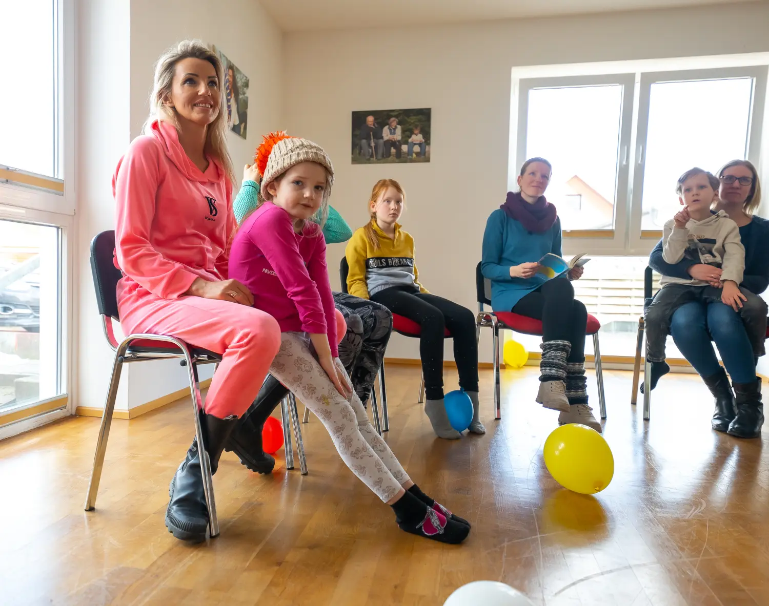 Kinder spielen in der Kindertagesstätte von Sonia Anna Siwek