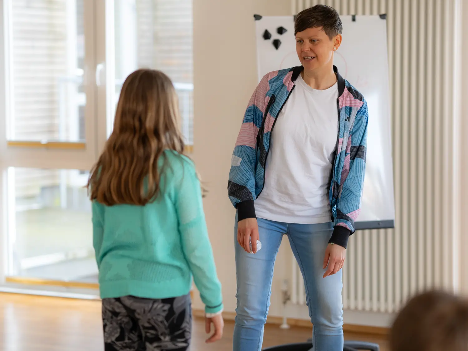 Kinder spielen in der Kindertagesstätte von Sonia Anna Siwek