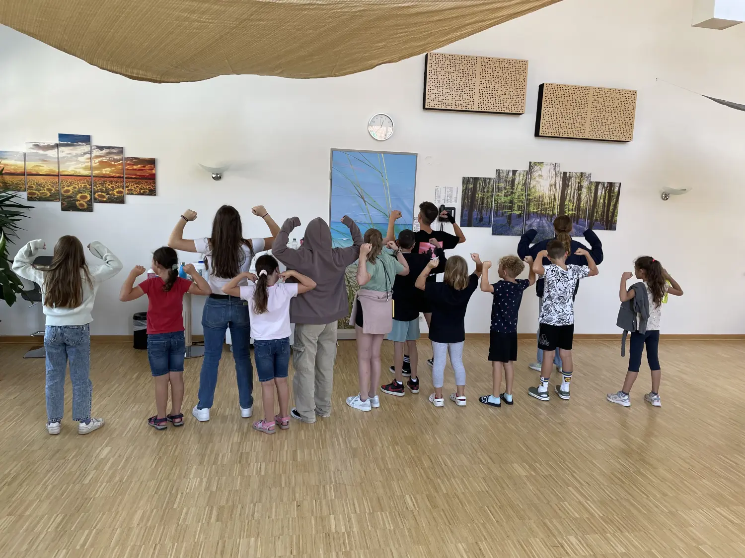 Kinder spielen in der Kindertagesstätte von Sonia Anna Siwek