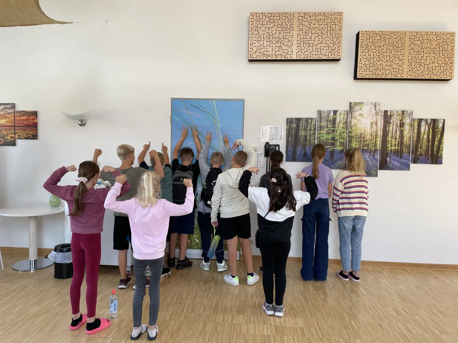 Kinder spielen in der Kindertagesstätte von Sonia Anna Siwek