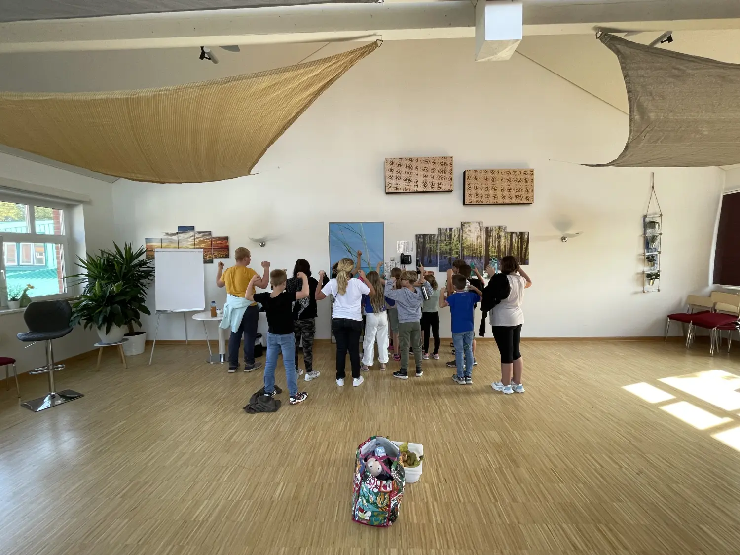 Kinder spielen in der Kindertagesstätte von Sonia Anna Siwek