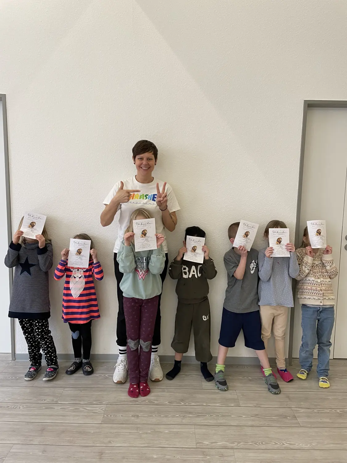 Kinder spielen in der Kindertagesstätte von Sonia Anna Siwek