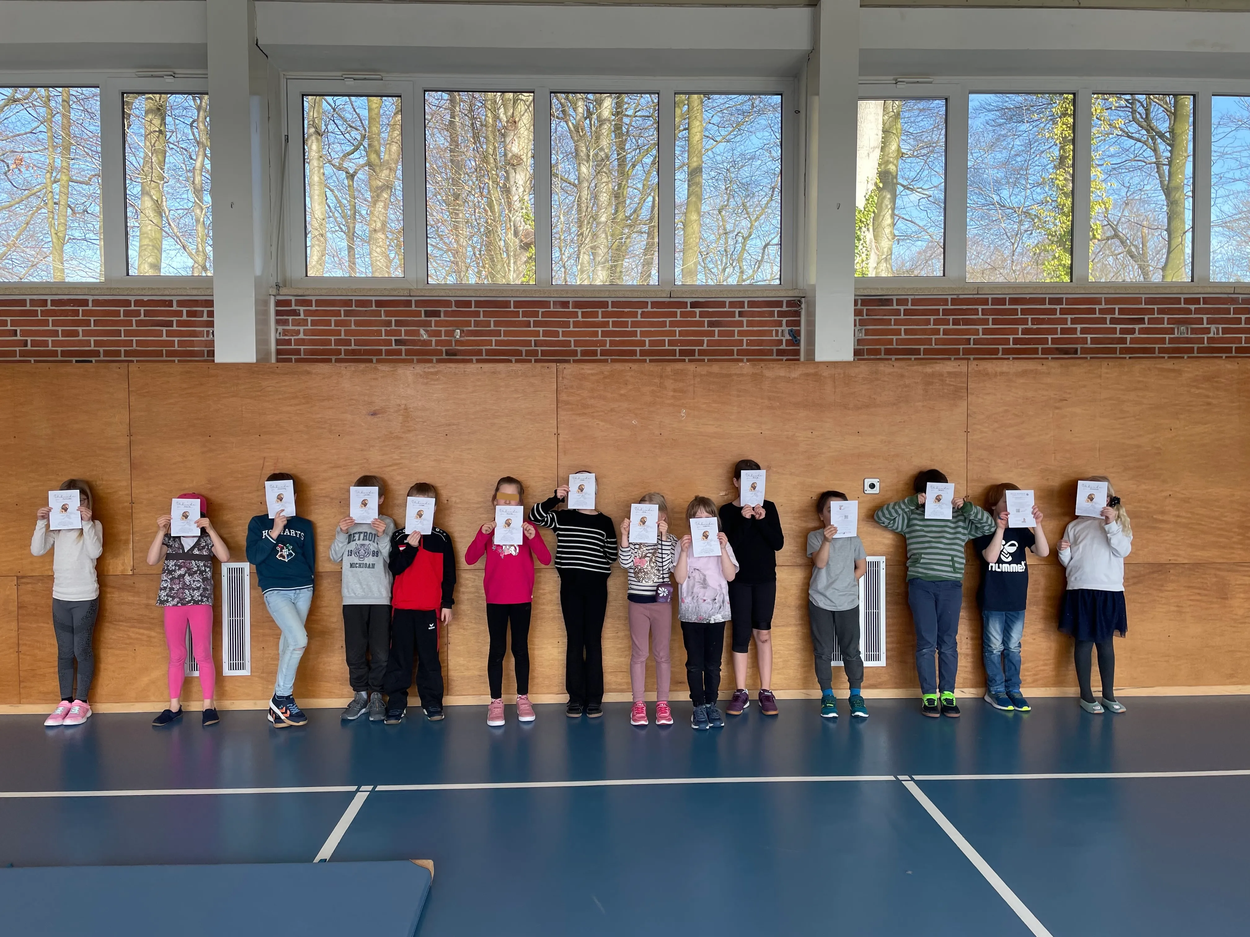 Kinder spielen in der Kindertagesstätte von Sonia Anna Siwek