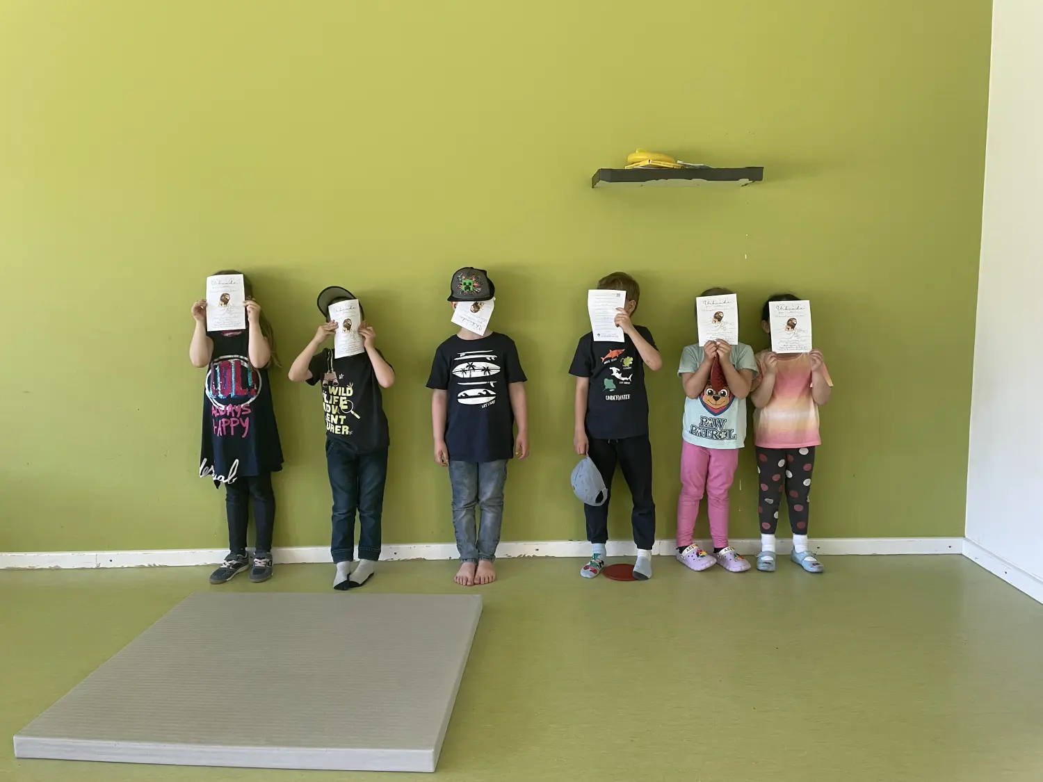 Kinder spielen in der Kindertagesstätte von Sonia Anna Siwek